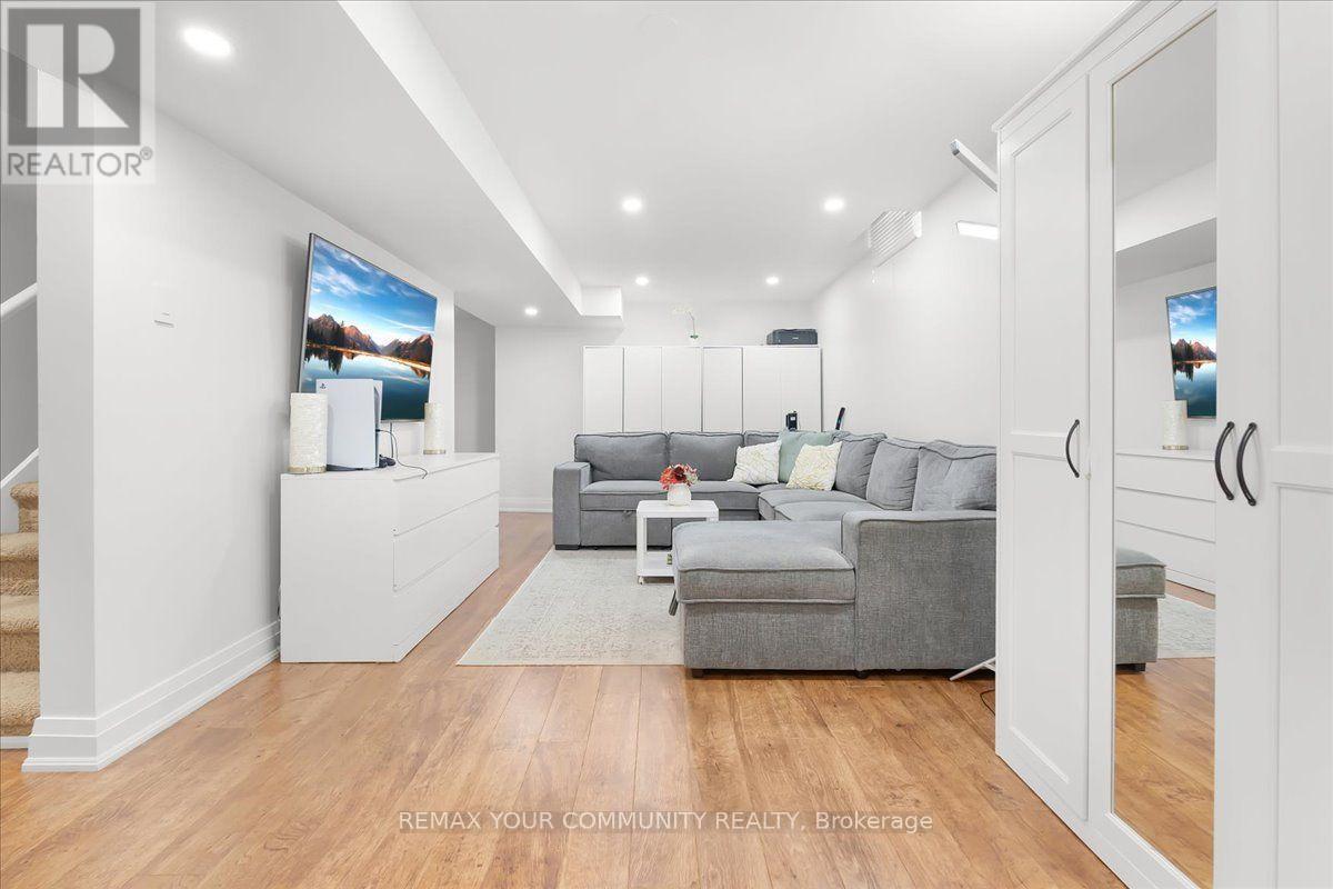 2491 Parmeer Drive, Mississauga, ON