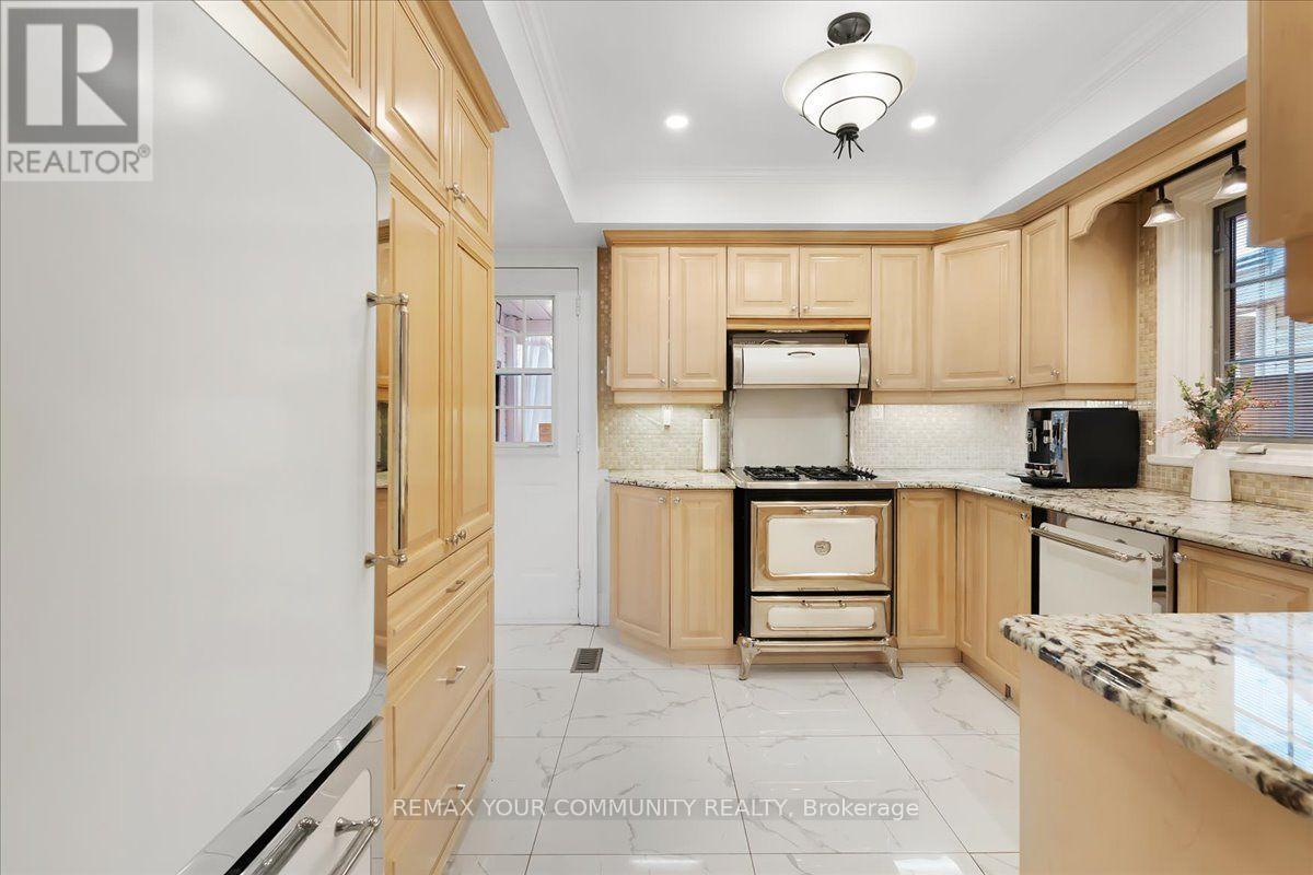 2491 Parmeer Drive, Mississauga, ON