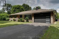 2037 LYNCHMERE AVENUE Mississauga, ON L5B 1W7