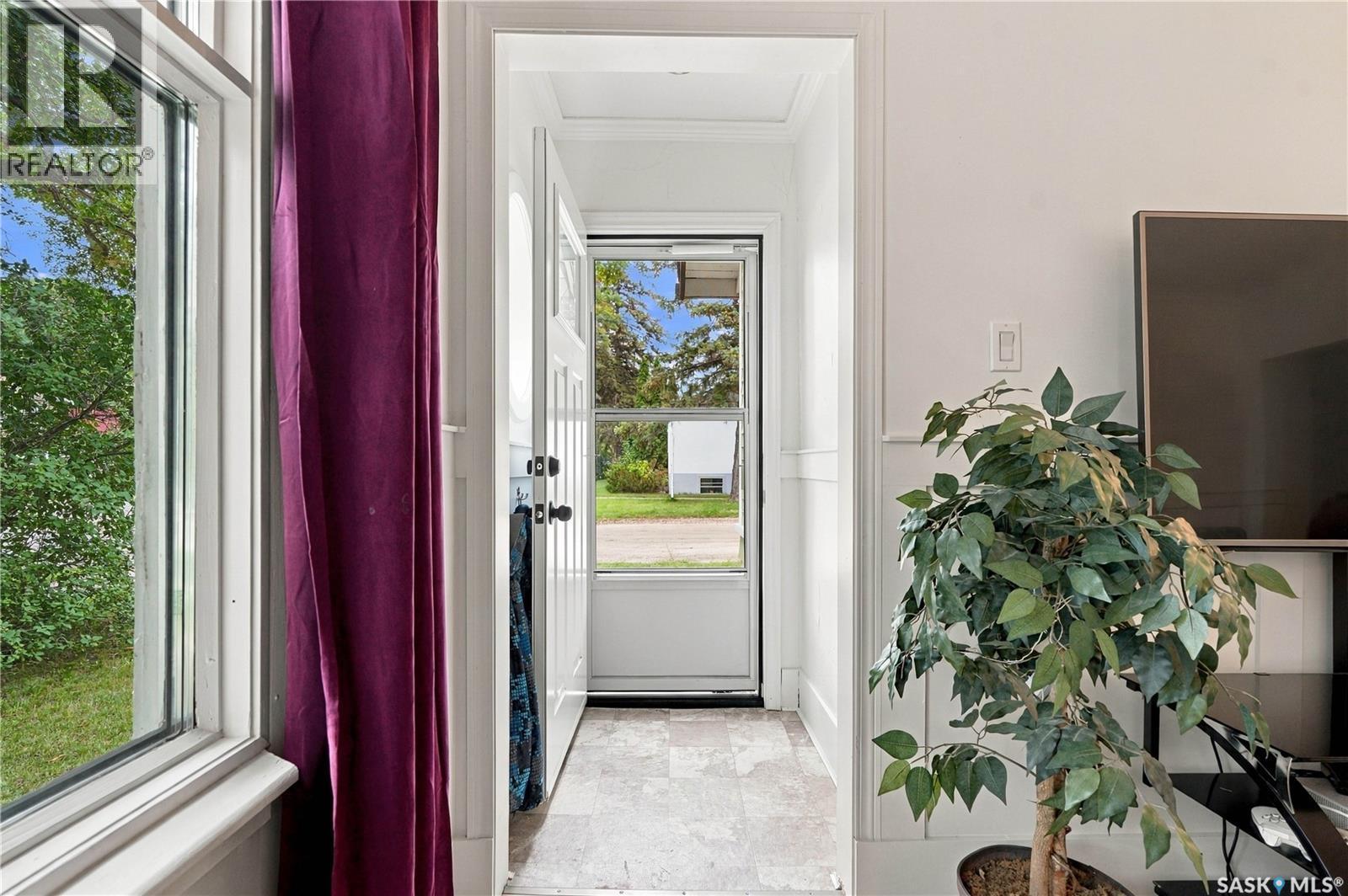 402 Taylor Street, Saskatoon, SK
