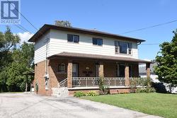 39 CHESTER ROAD  Hamilton, ON L8E 1X8