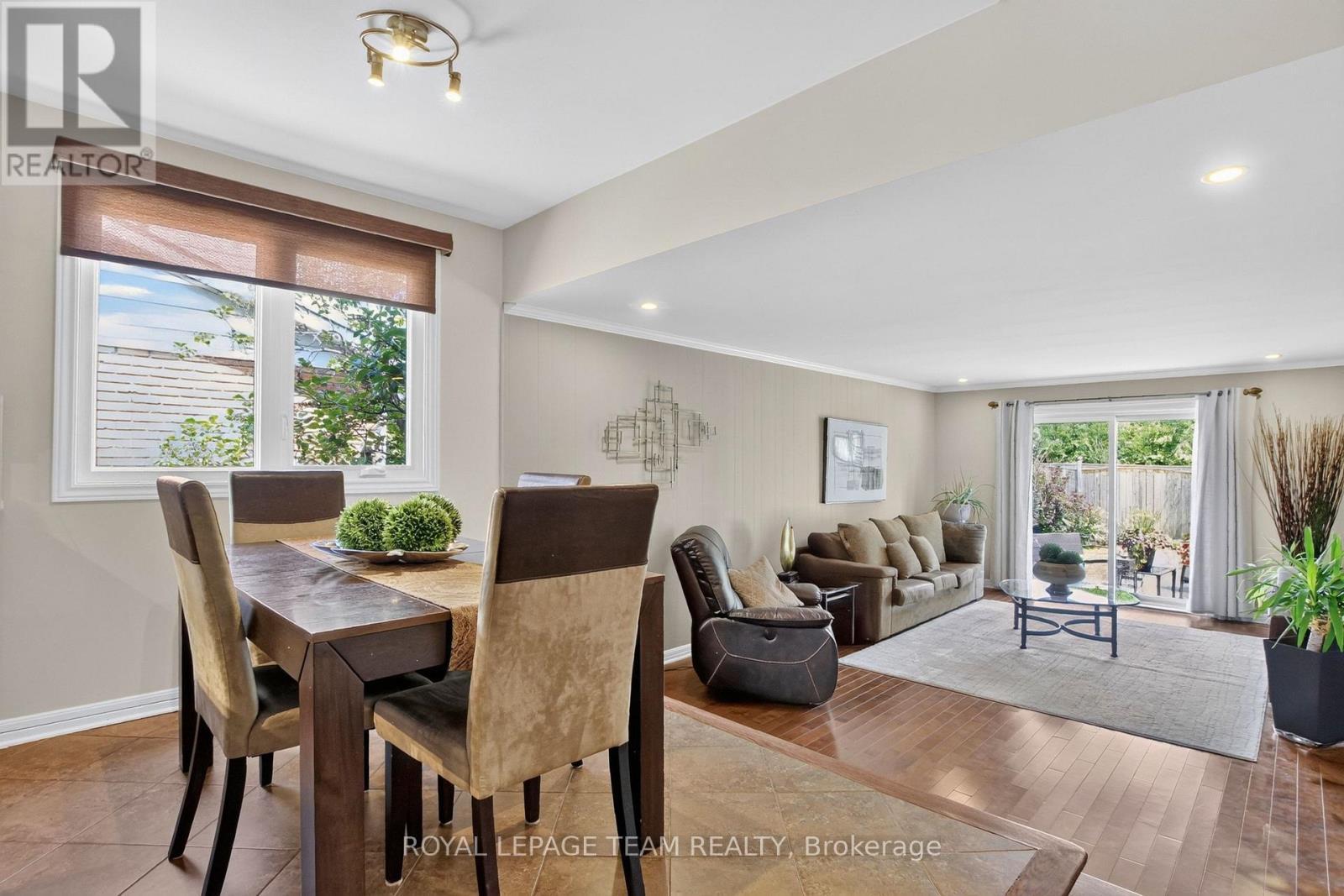 61 Amberwood Crescent, Ottawa, ON