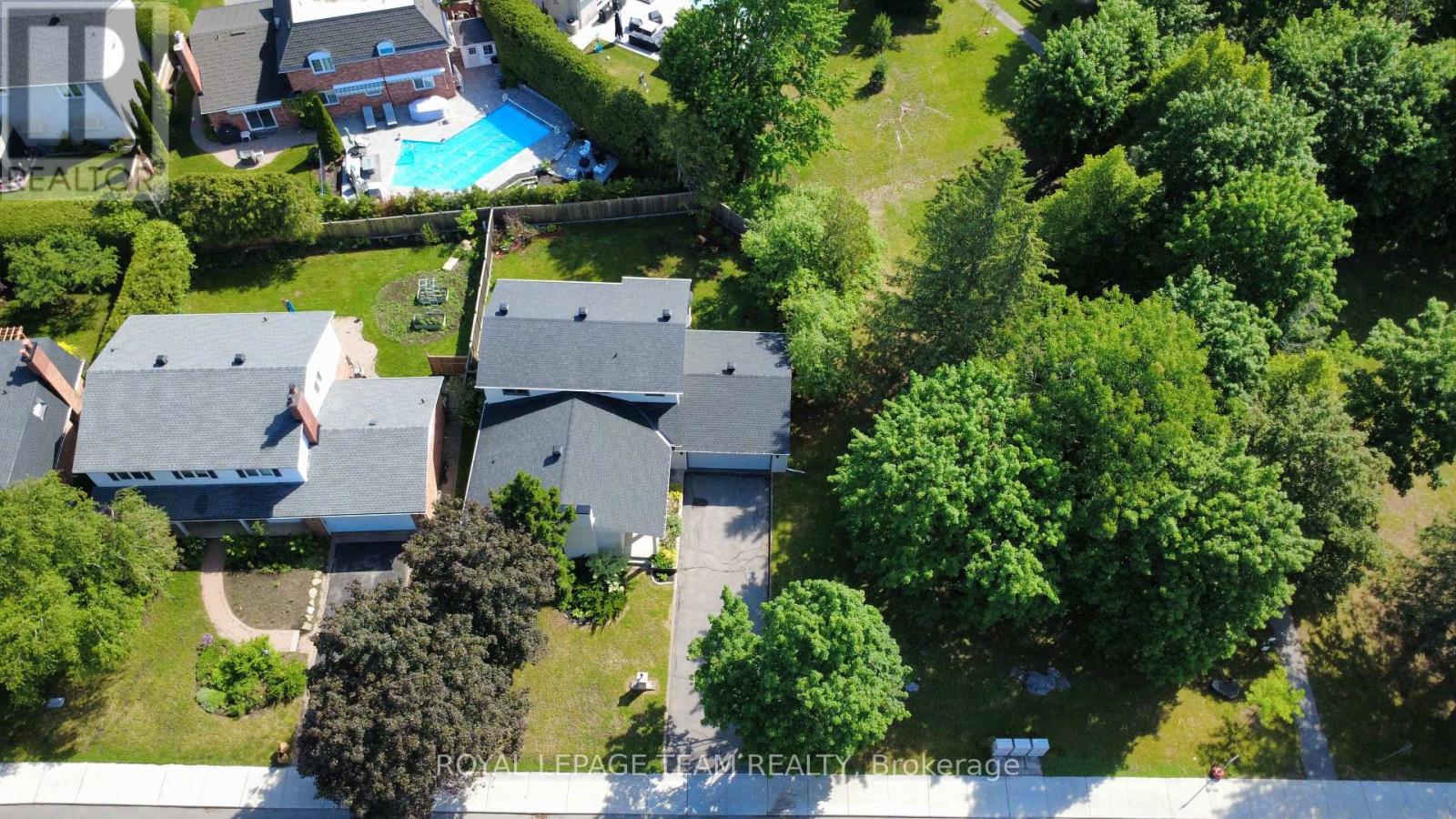 61 Amberwood Crescent, Ottawa, ON