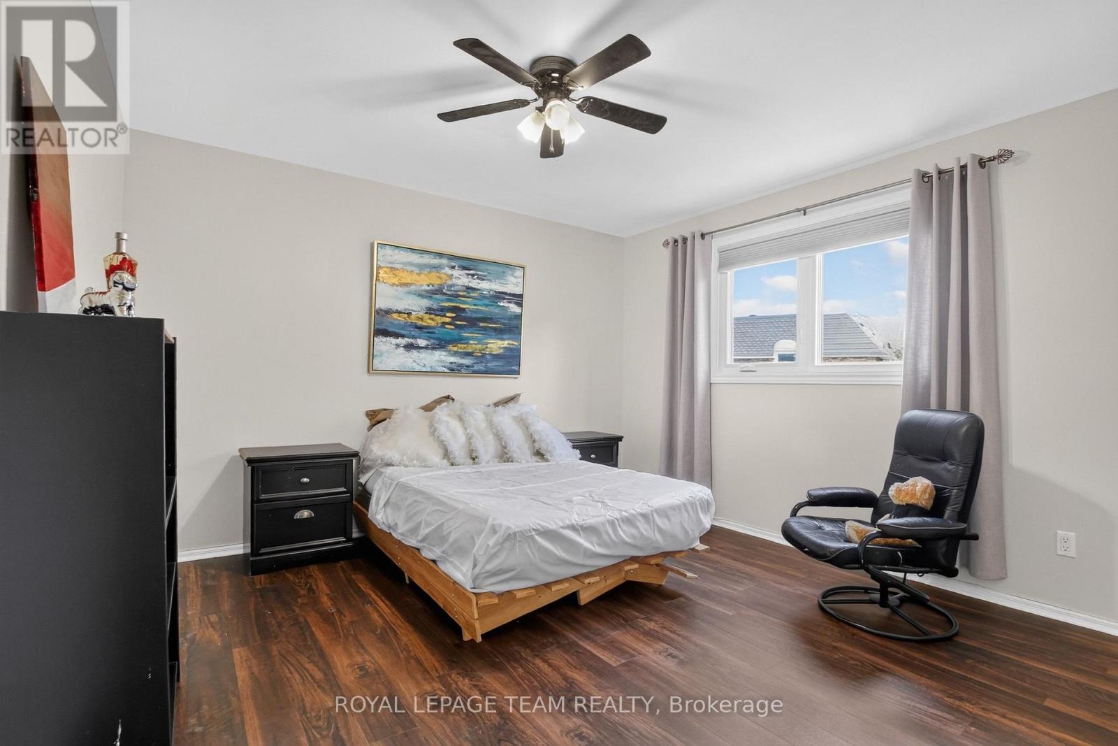 61 Amberwood Crescent, Ottawa, ON