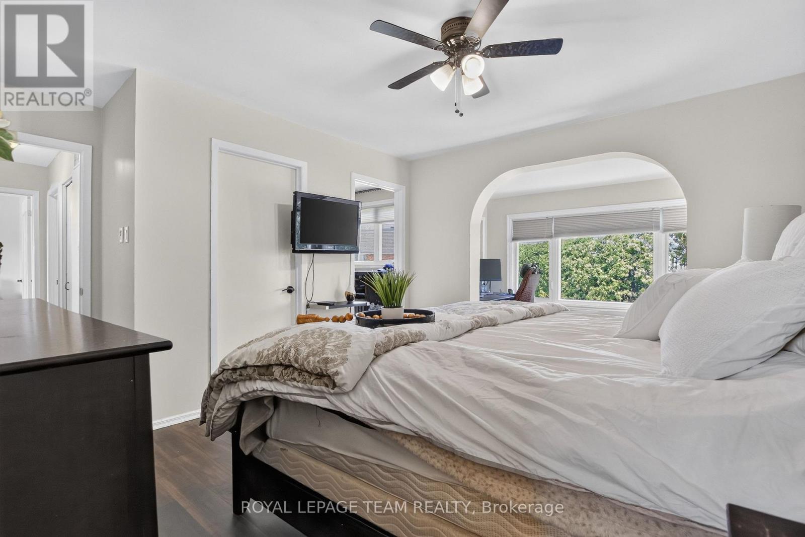 61 Amberwood Crescent, Ottawa, ON