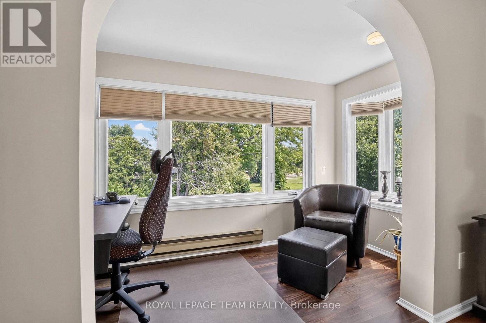 61 Amberwood Crescent, Ottawa, ON