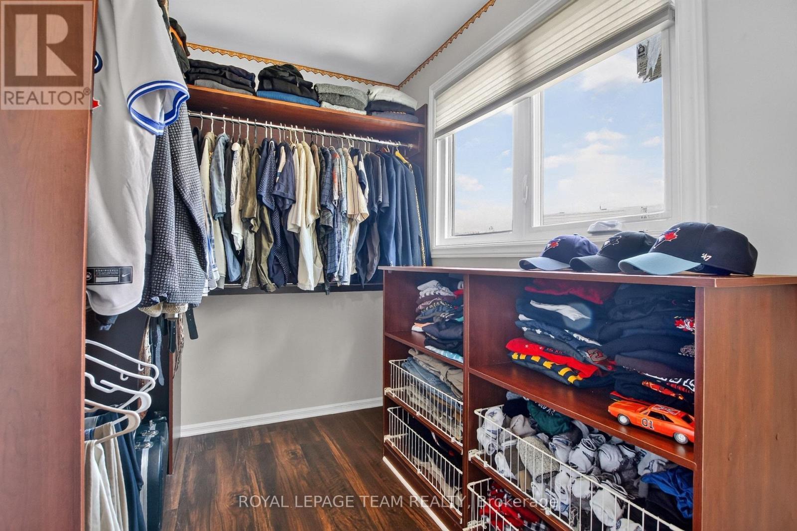 61 Amberwood Crescent, Ottawa, ON