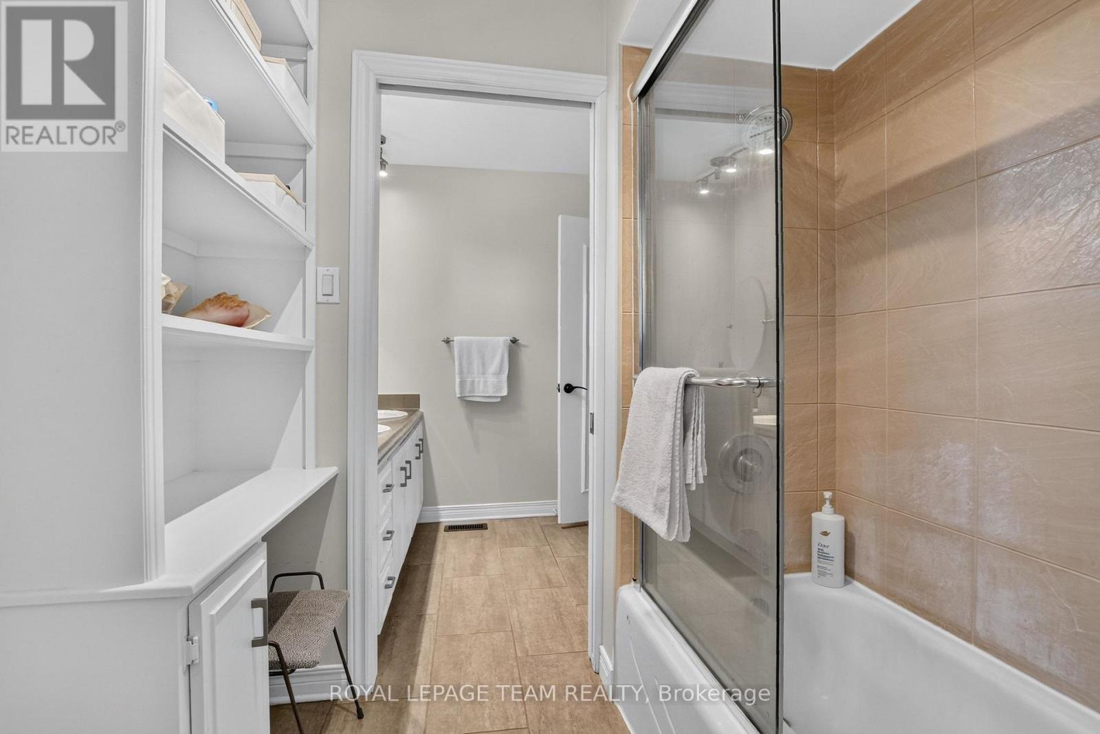 61 Amberwood Crescent, Ottawa, ON