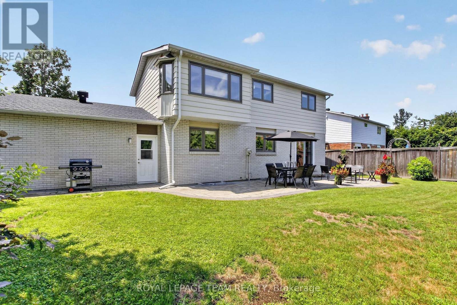 61 Amberwood Crescent, Ottawa, ON