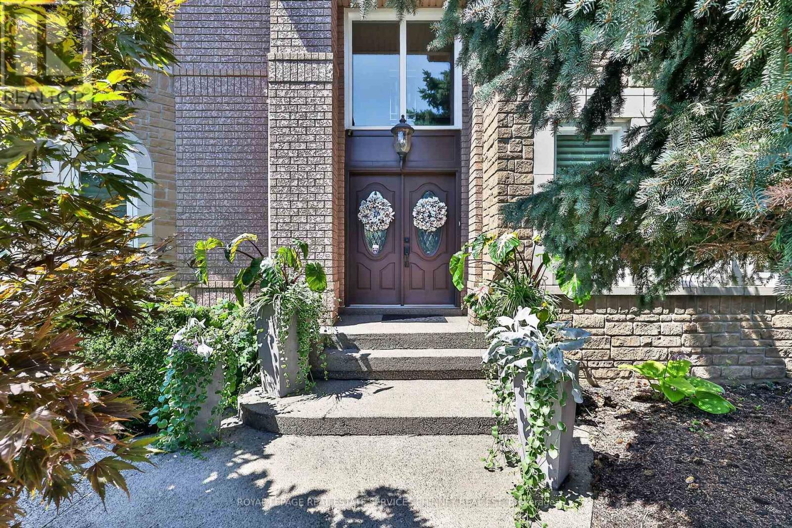 5563 Whitehorn Avenue, Mississauga, ON