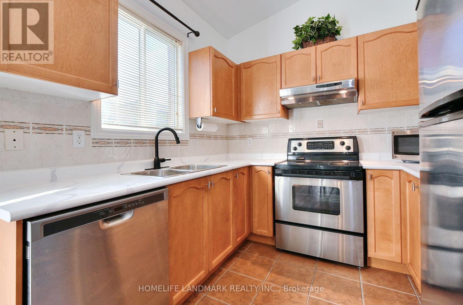 5641 Longboat Avenue, Mississauga, ON