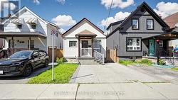 27 CAMBRIDGE AVENUE  Hamilton, ON L8H 1T4