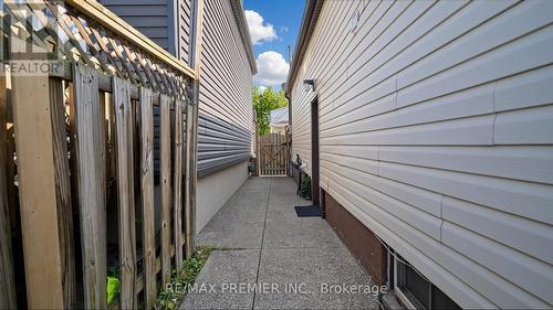 27 Cambridge Avenue, Hamilton, ON 
