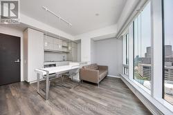1513 - 197 YONGE STREET Toronto, ON M5B 1M4
