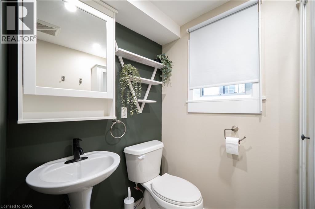 41 Biggar Avenue, Hamilton, ON