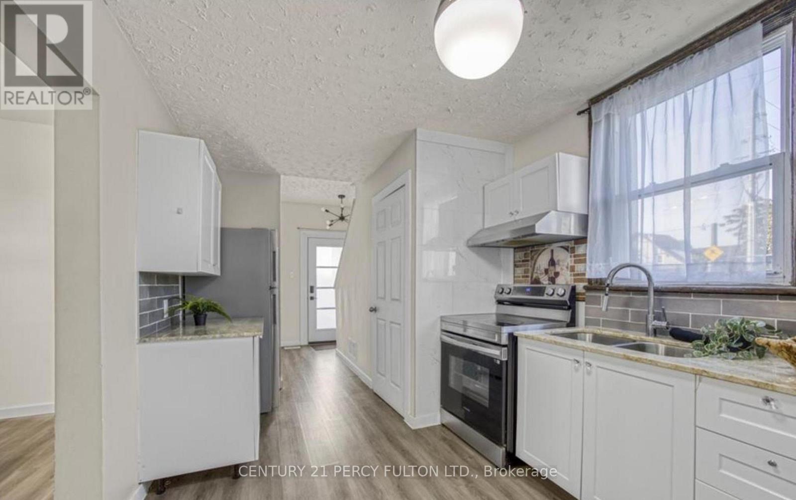130 Stirton Street, Hamilton, ON