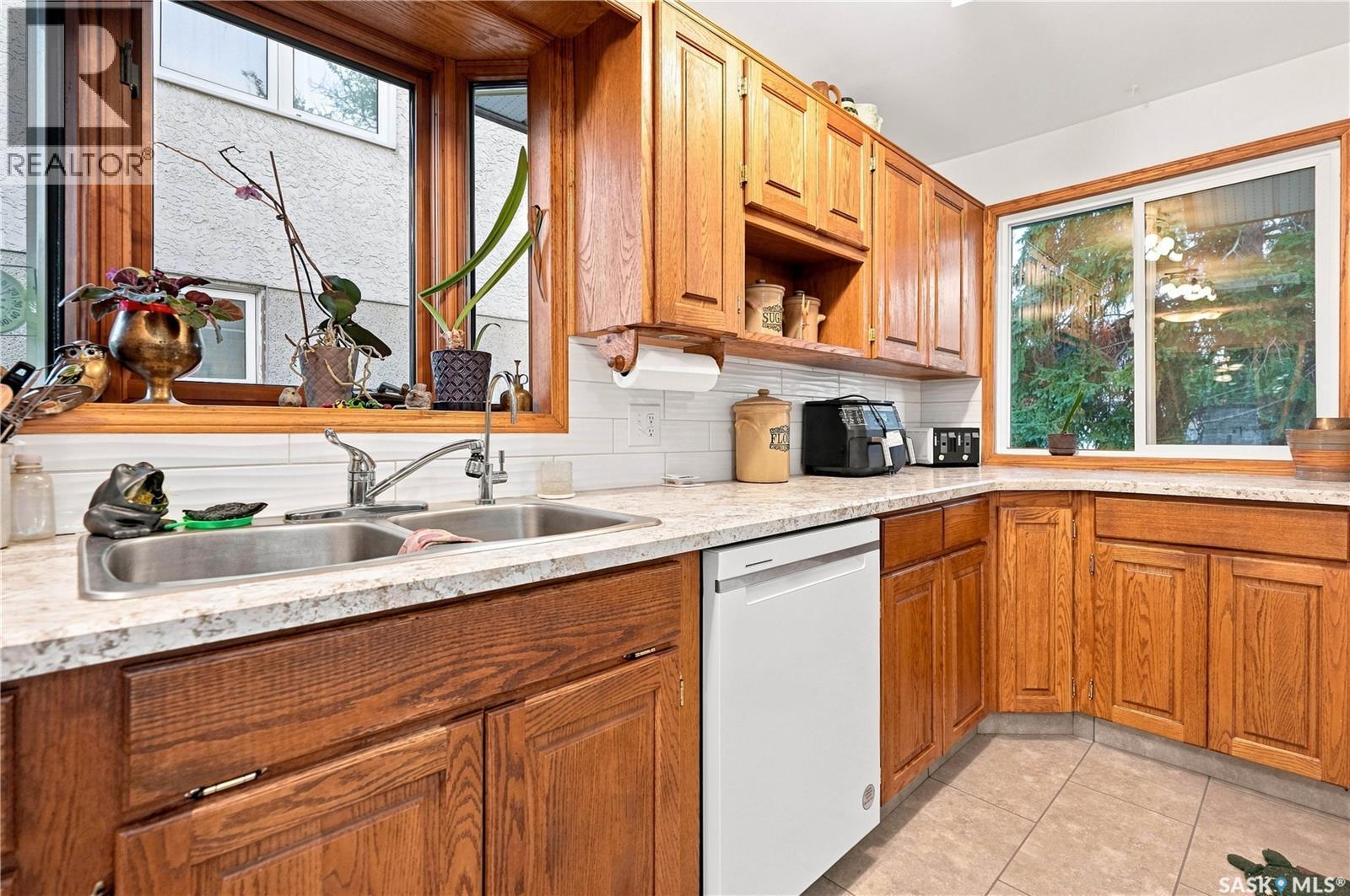 4230 6Th Avenue, Regina, SK