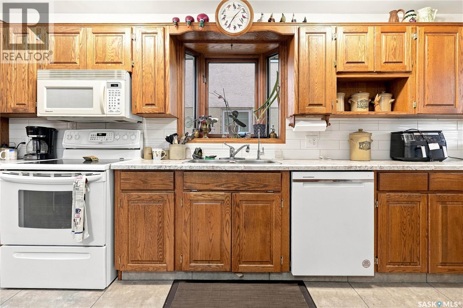 4230 6Th Avenue, Regina, SK