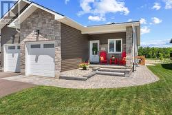 323 FORESTVIEW CRESCENT Renfrew, ON K7V 0C4