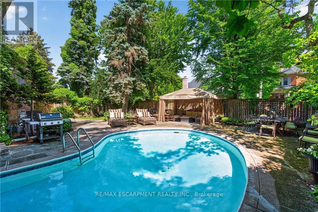 74 Oak Knoll Drive, Hamilton, ON