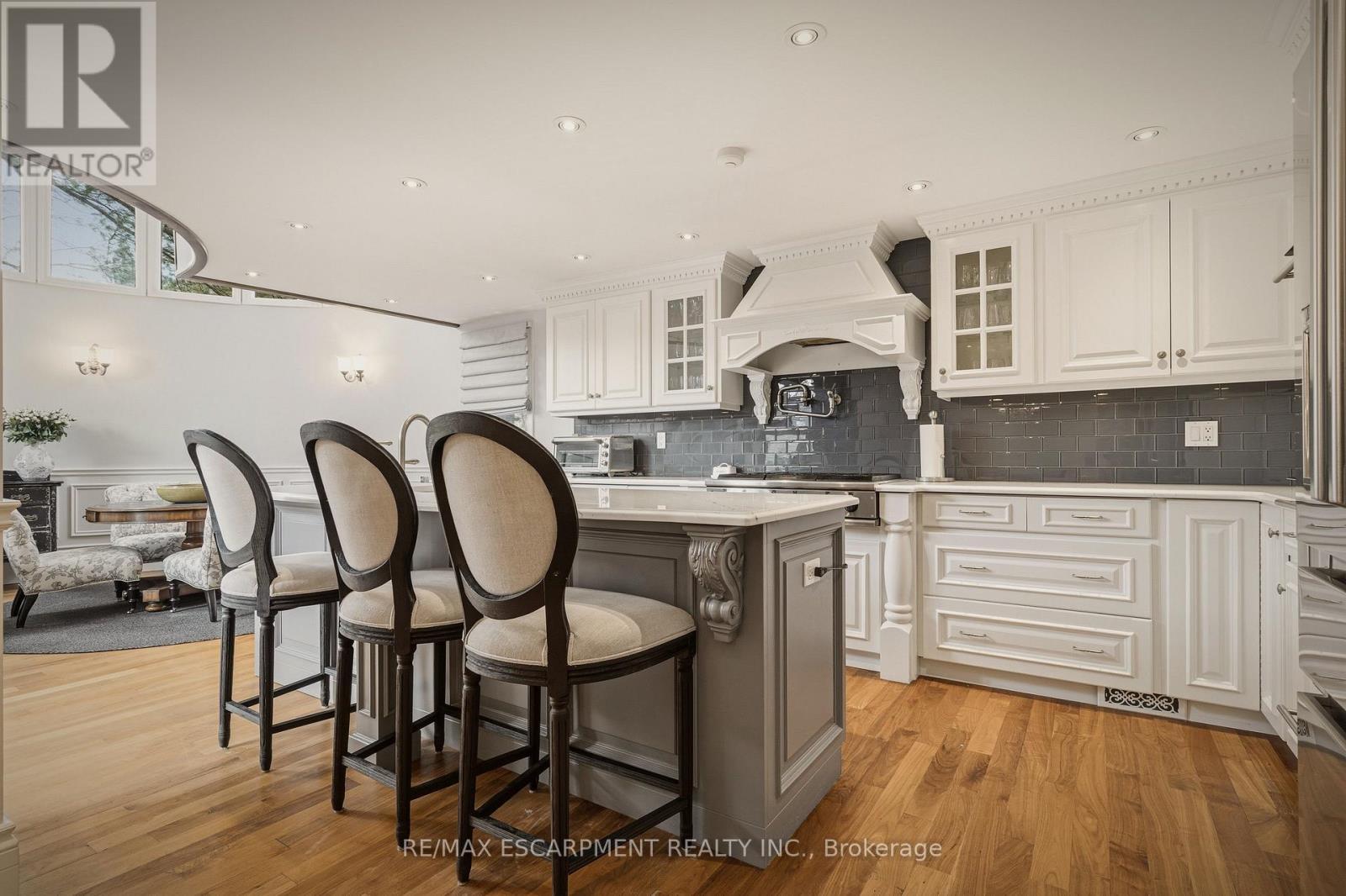 74 Oak Knoll Drive, Hamilton, ON