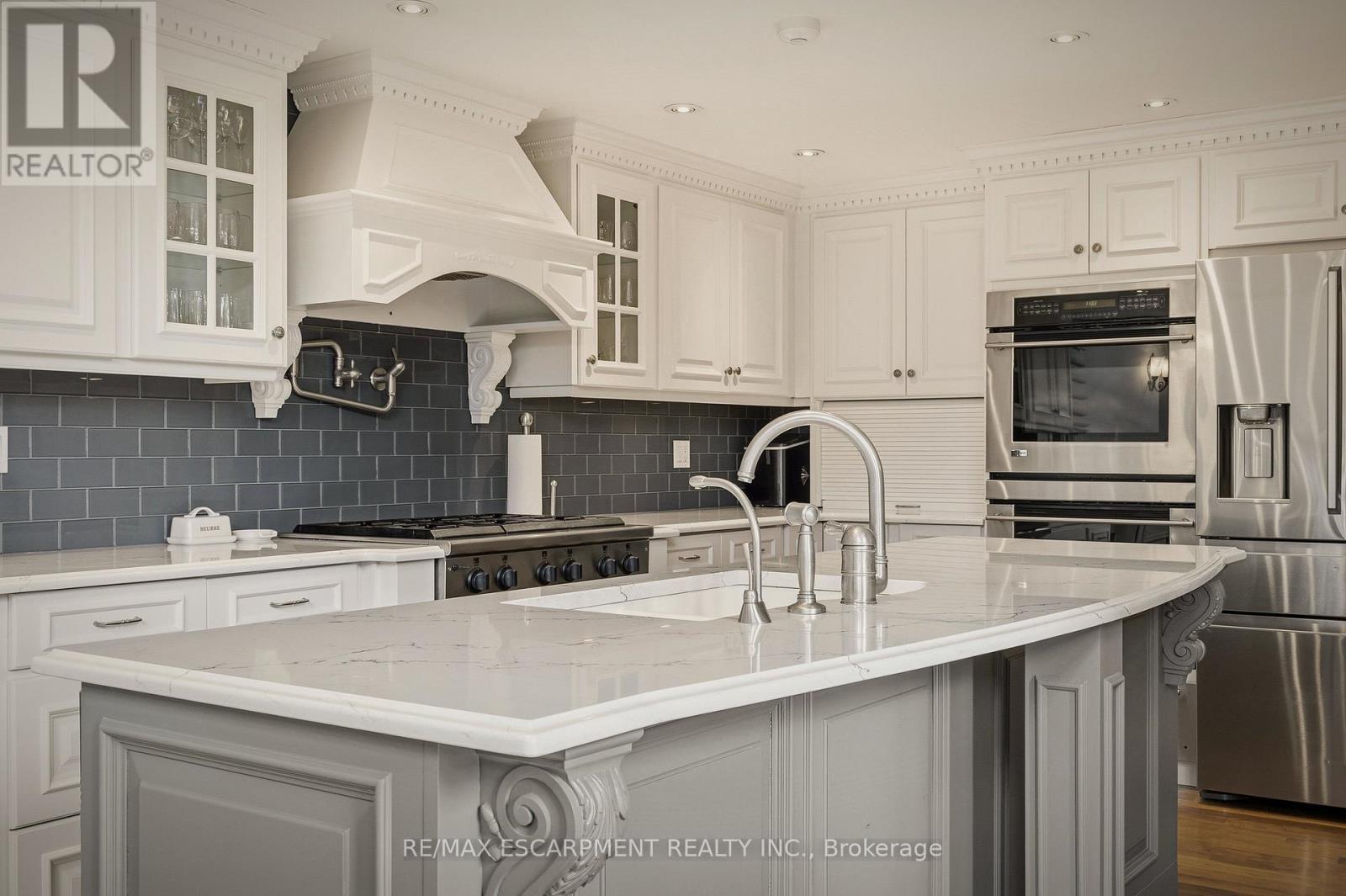 74 Oak Knoll Drive, Hamilton, ON