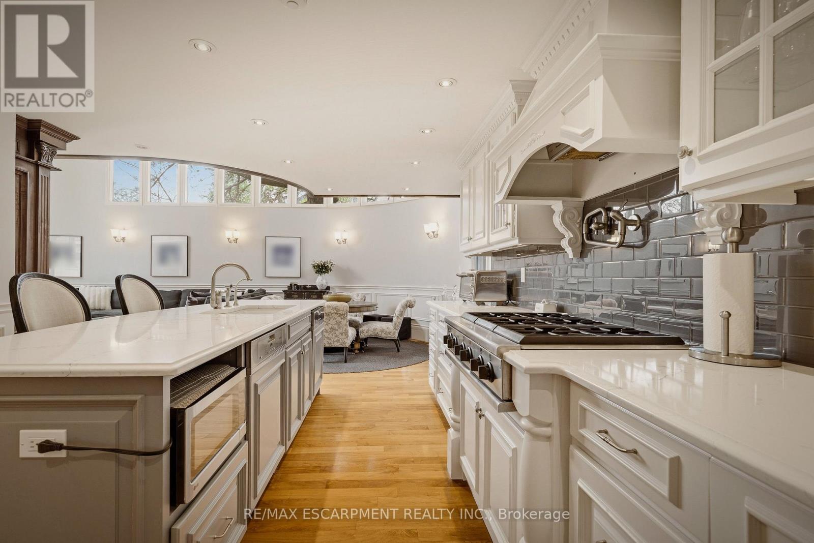 74 Oak Knoll Drive, Hamilton, ON