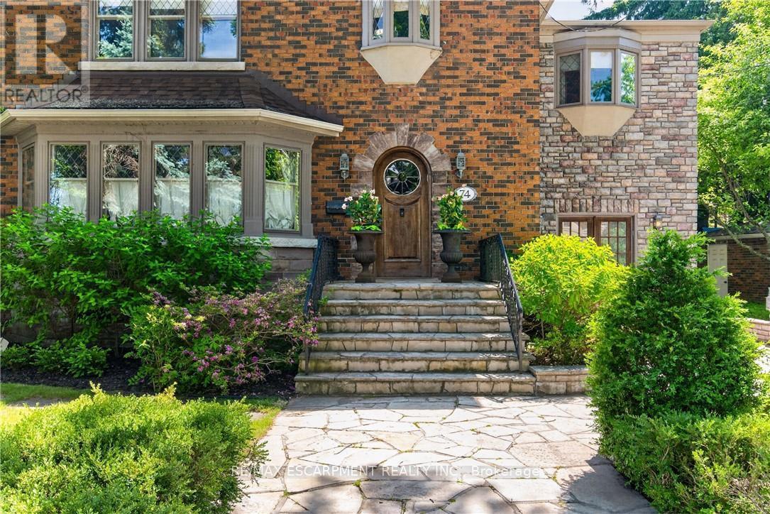 74 Oak Knoll Drive, Hamilton, ON