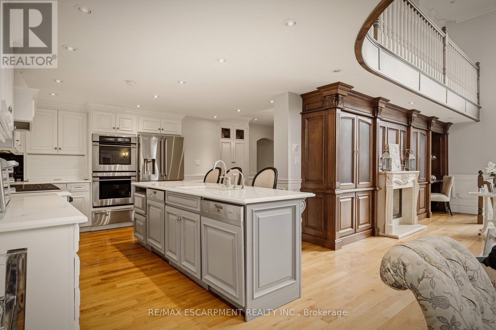 74 Oak Knoll Drive, Hamilton, ON