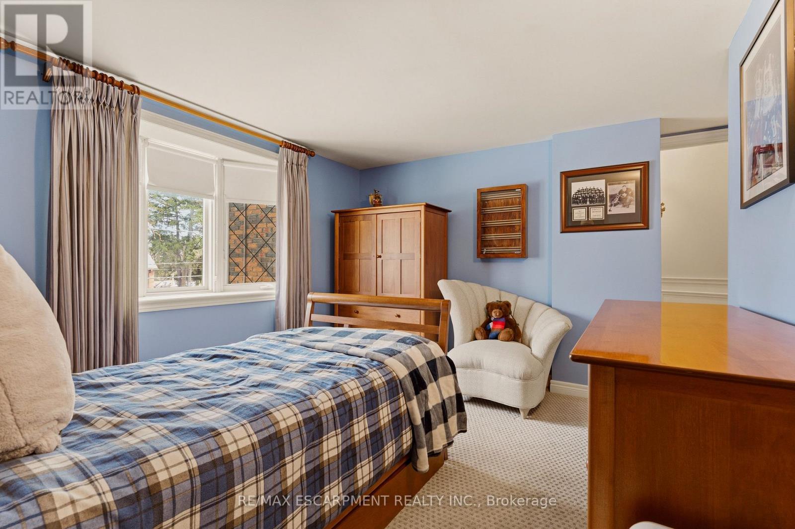 74 Oak Knoll Drive, Hamilton, ON