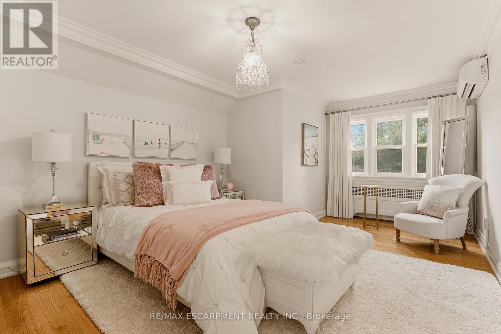 74 Oak Knoll Drive, Hamilton, ON