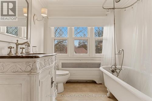 74 Oak Knoll Drive, Hamilton, ON 