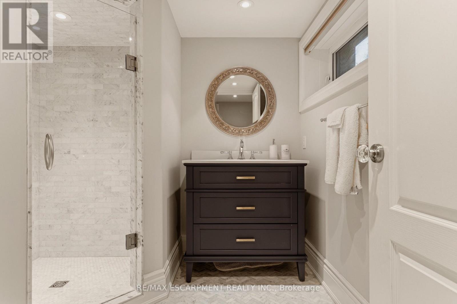 74 Oak Knoll Drive, Hamilton, ON
