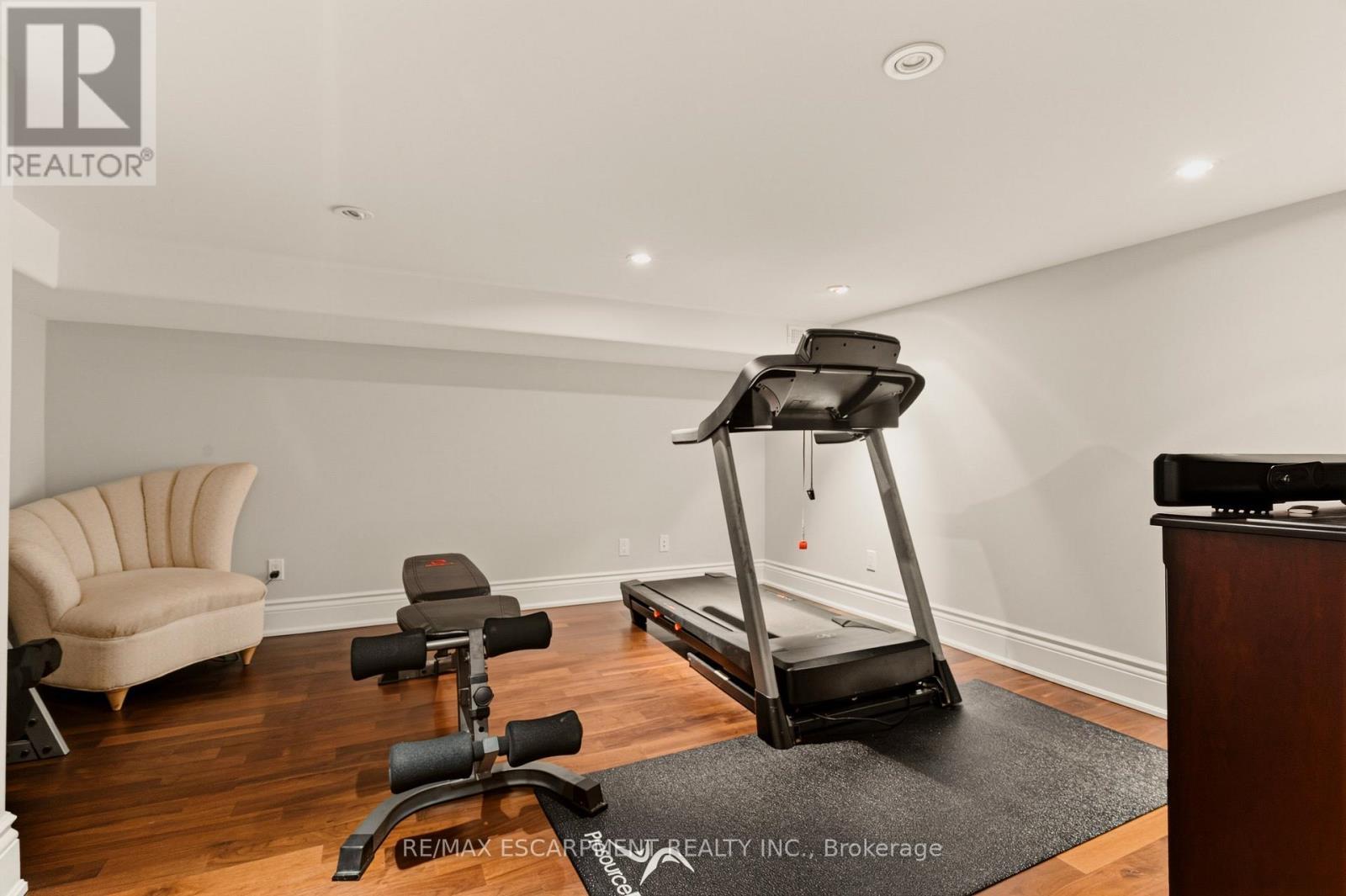 74 Oak Knoll Drive, Hamilton, ON