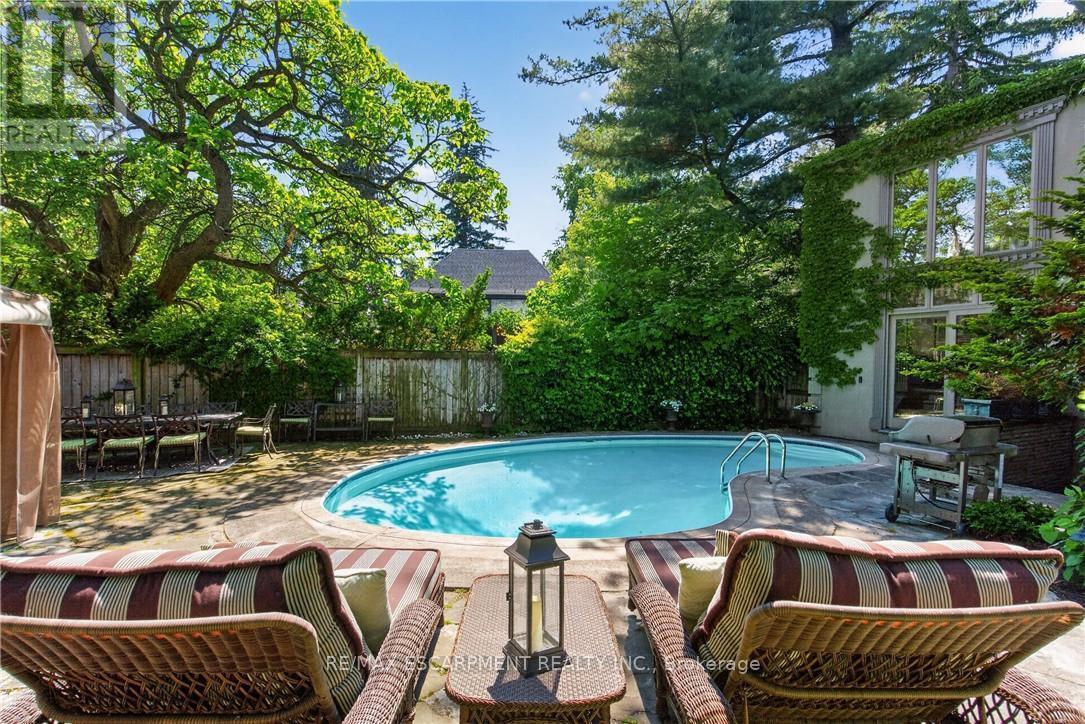 74 Oak Knoll Drive, Hamilton, ON