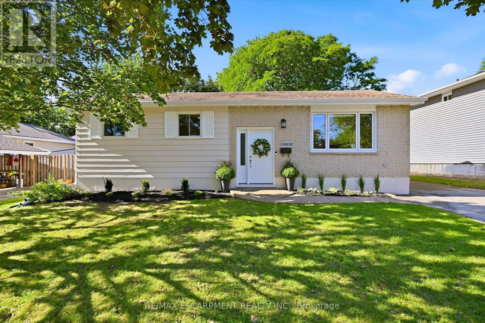 2120 Cavendish Drive, Burlington, ON