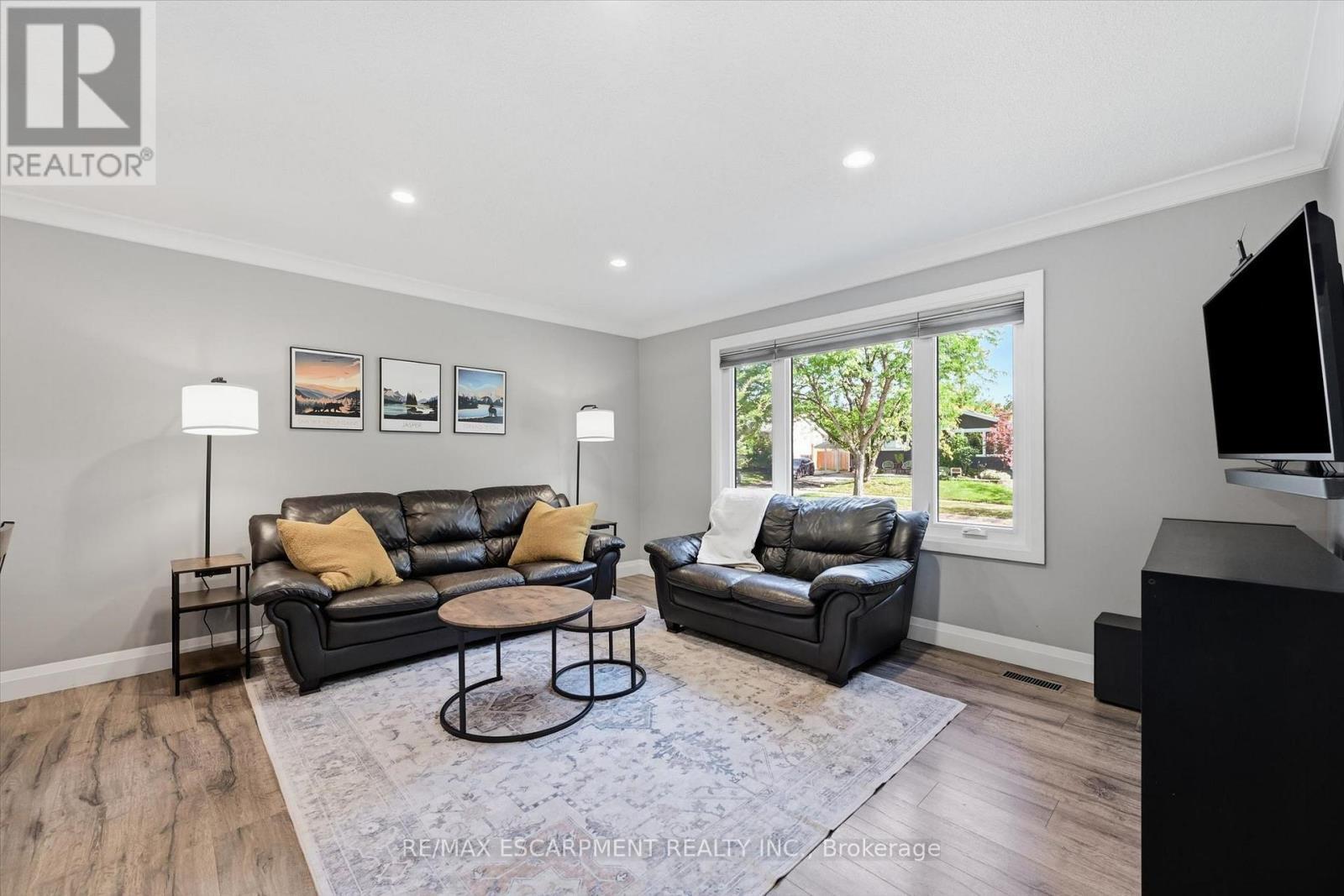 2120 Cavendish Drive, Burlington, ON