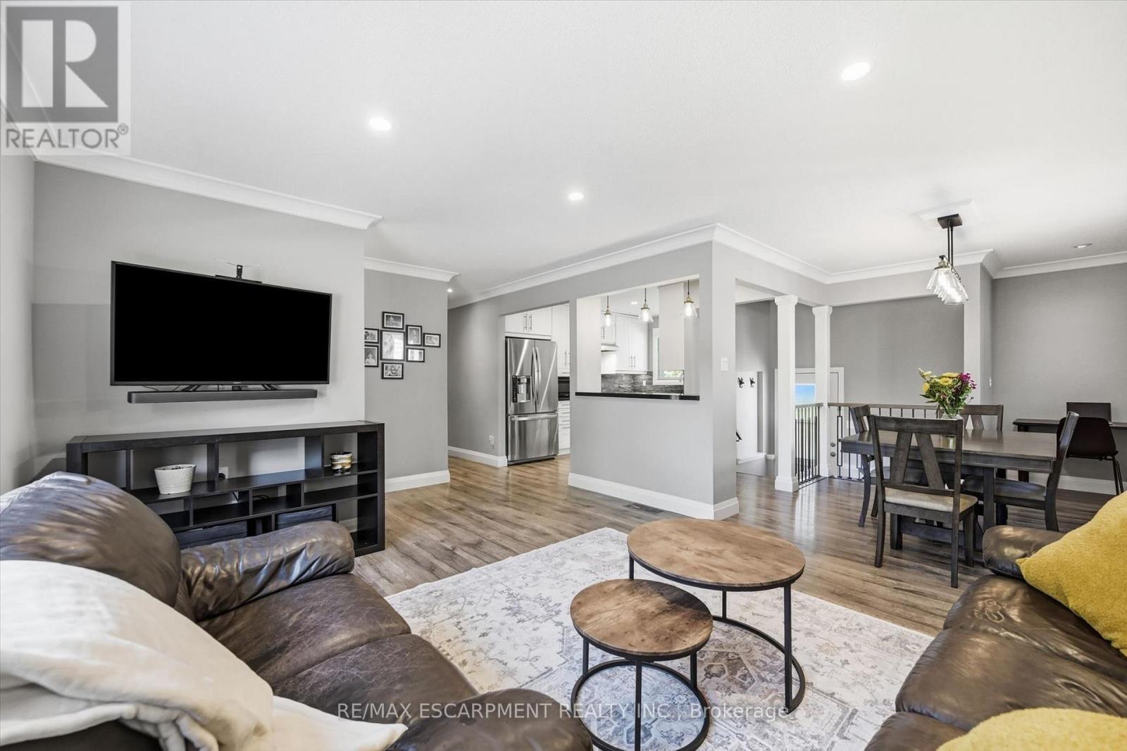 2120 Cavendish Drive, Burlington, ON