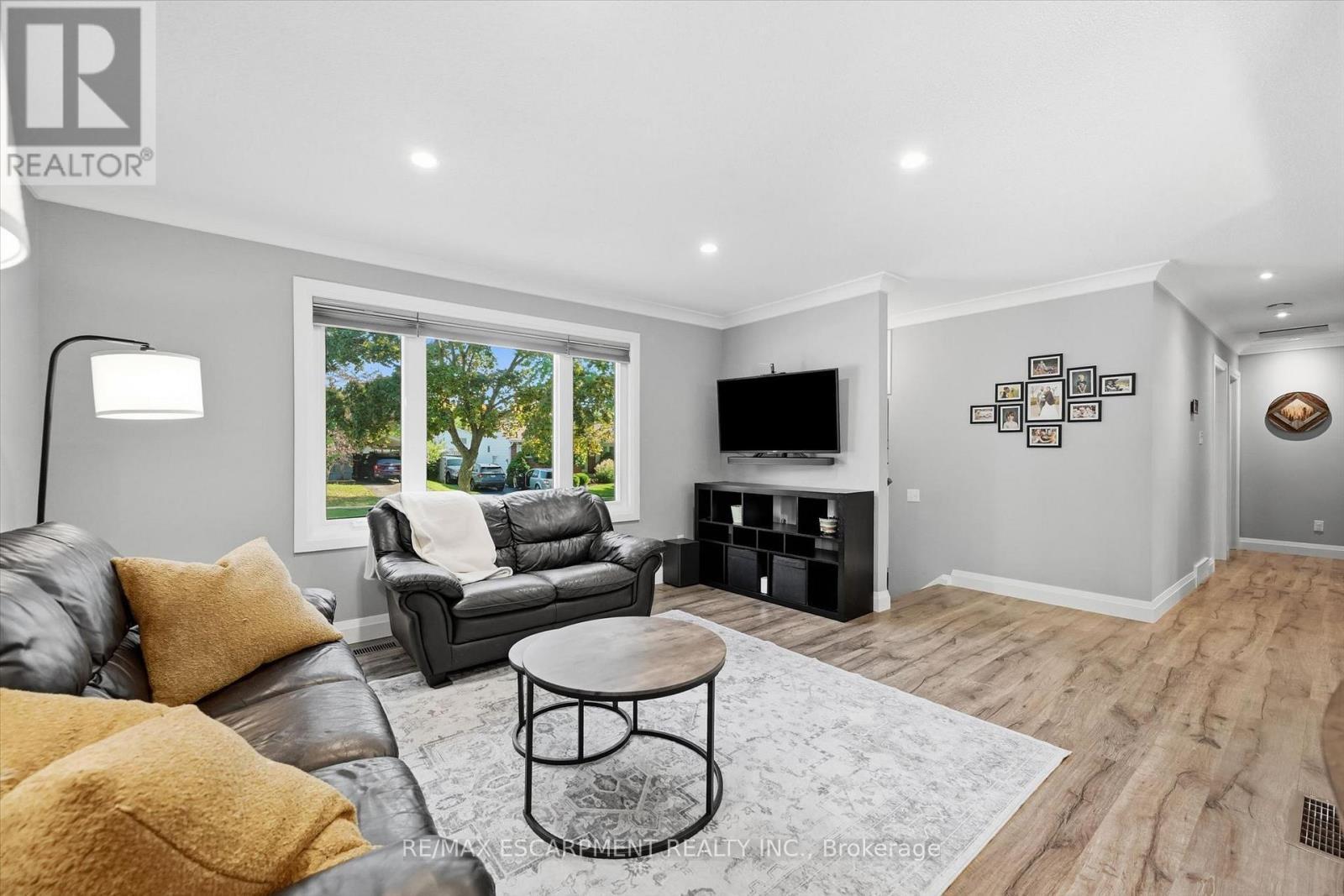 2120 Cavendish Drive, Burlington, ON