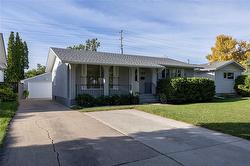 127 Reay CR  Winnipeg, MB R2K 3R2
