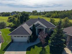 6 Hearthstone GRV  East St Paul, MB R2E 0N2
