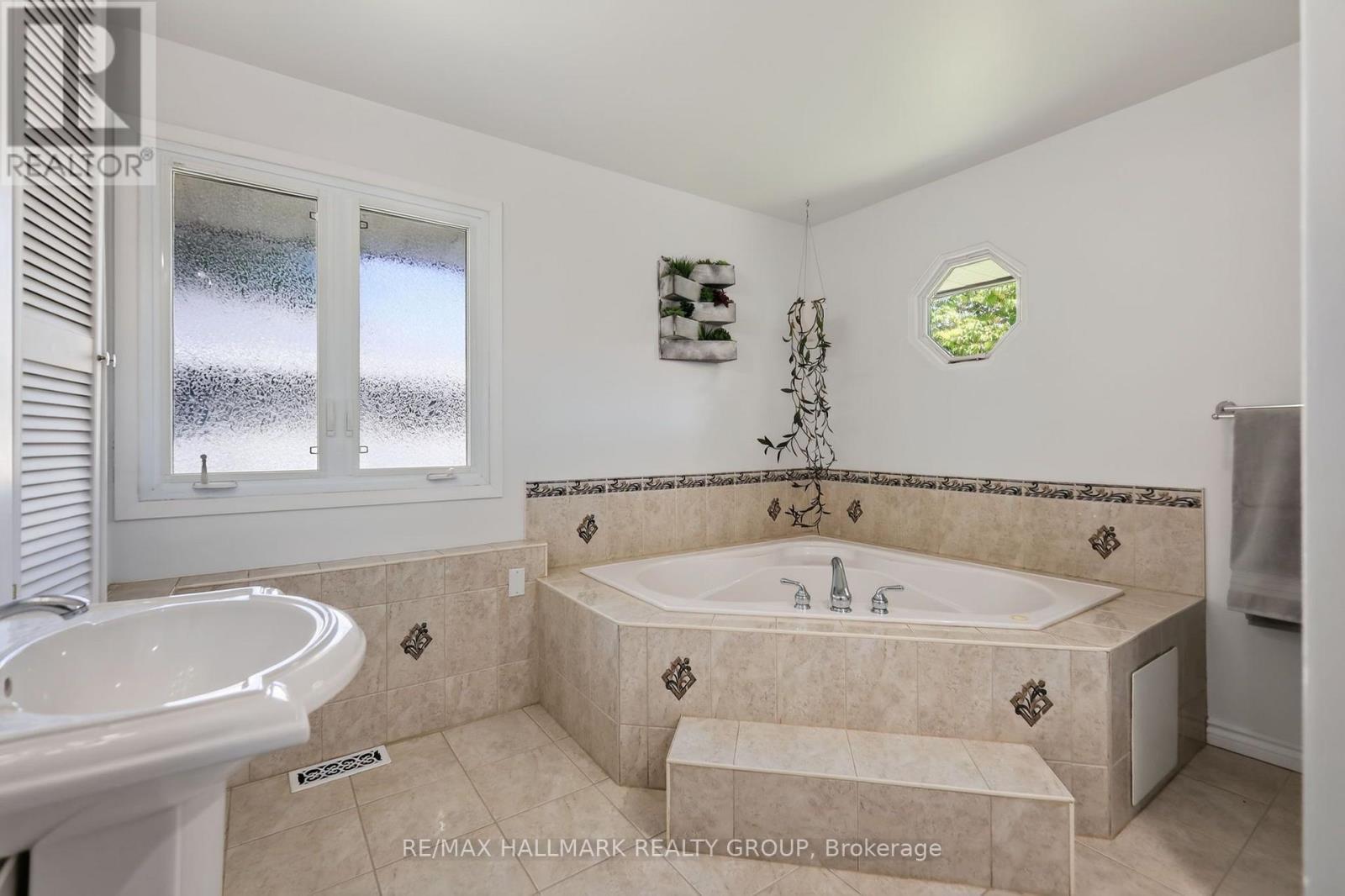 2627 Norberry Crescent, Ottawa, ON