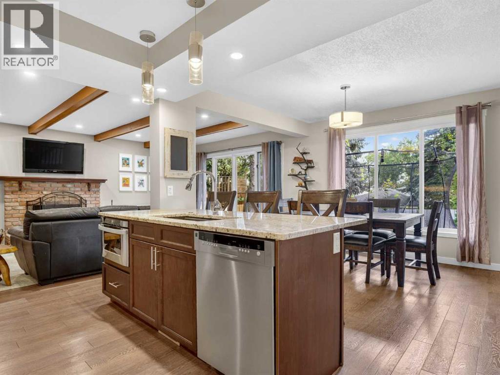 30 Wimbledon Drive Sw, Calgary, AB
