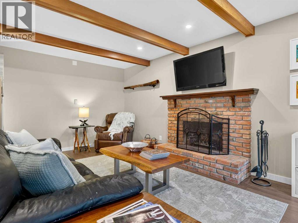 30 Wimbledon Drive Sw, Calgary, AB