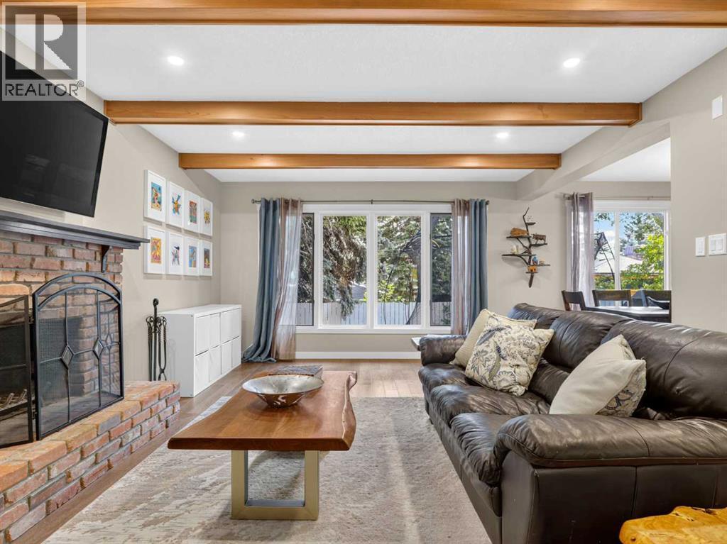 30 Wimbledon Drive Sw, Calgary, AB