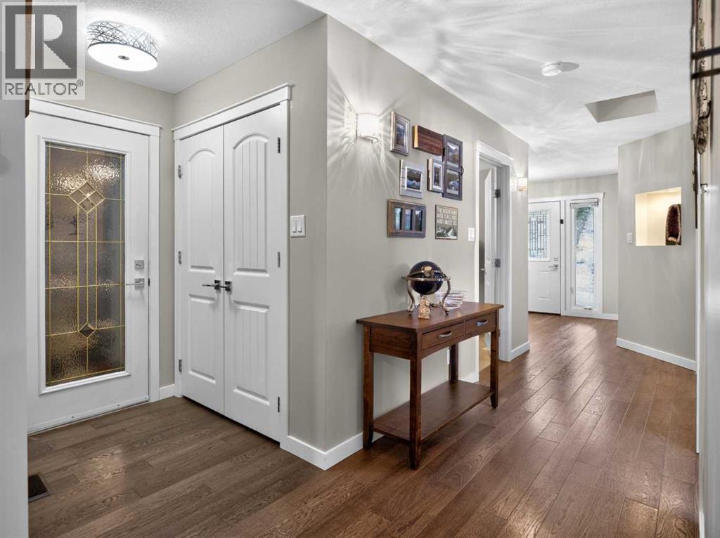 30 Wimbledon Drive Sw, Calgary, AB