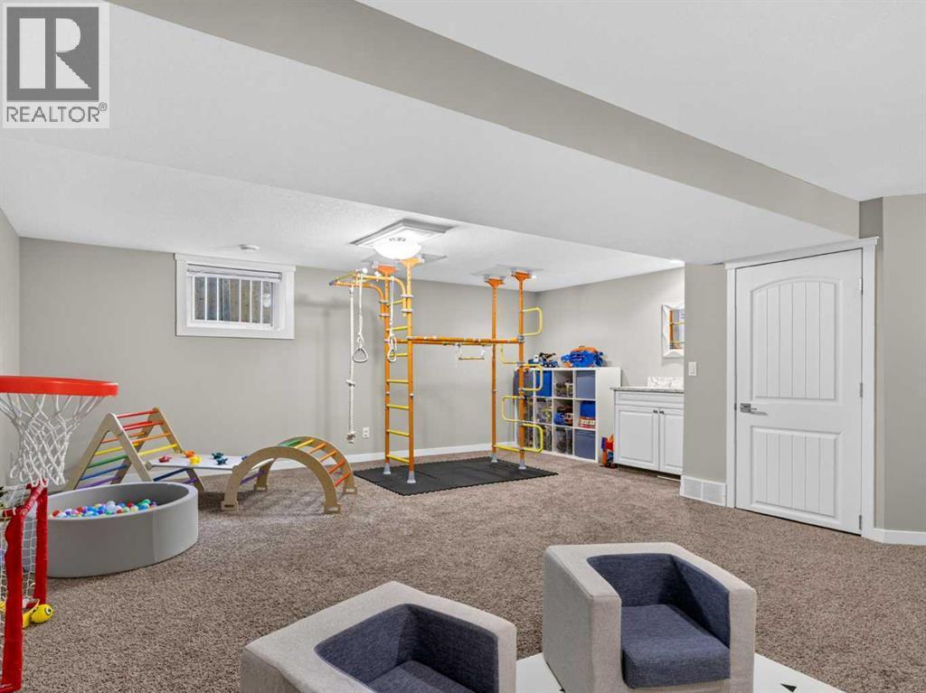 30 Wimbledon Drive Sw, Calgary, AB