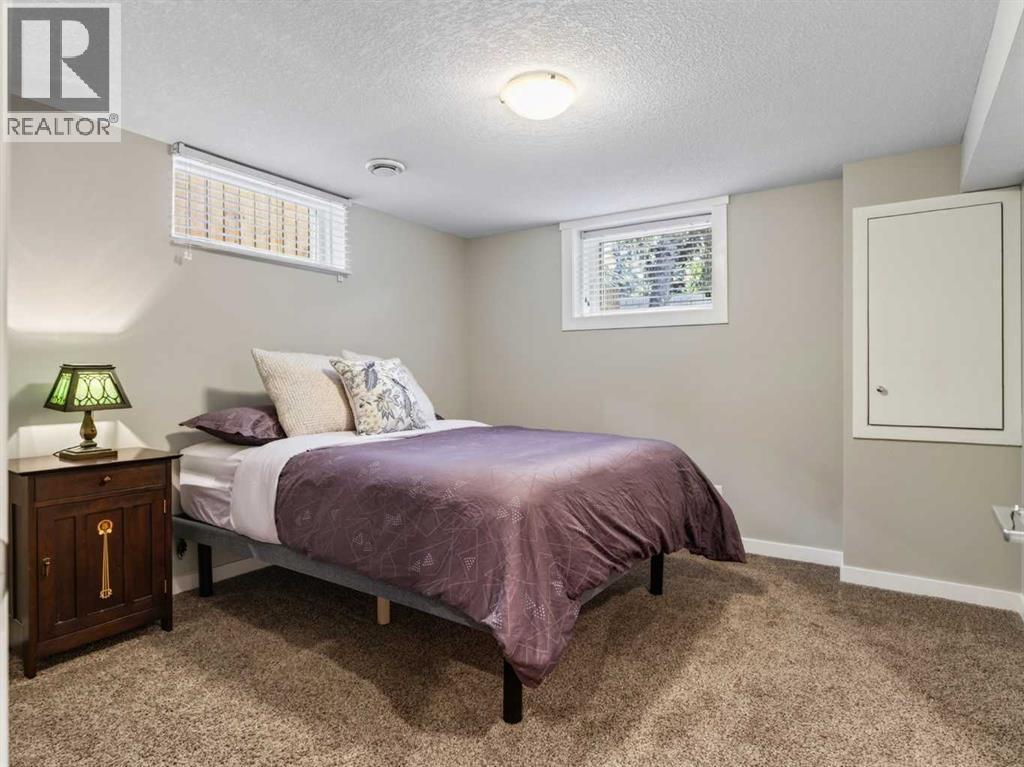 30 Wimbledon Drive Sw, Calgary, AB