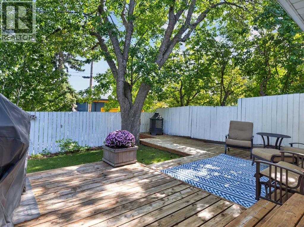 30 Wimbledon Drive Sw, Calgary, AB
