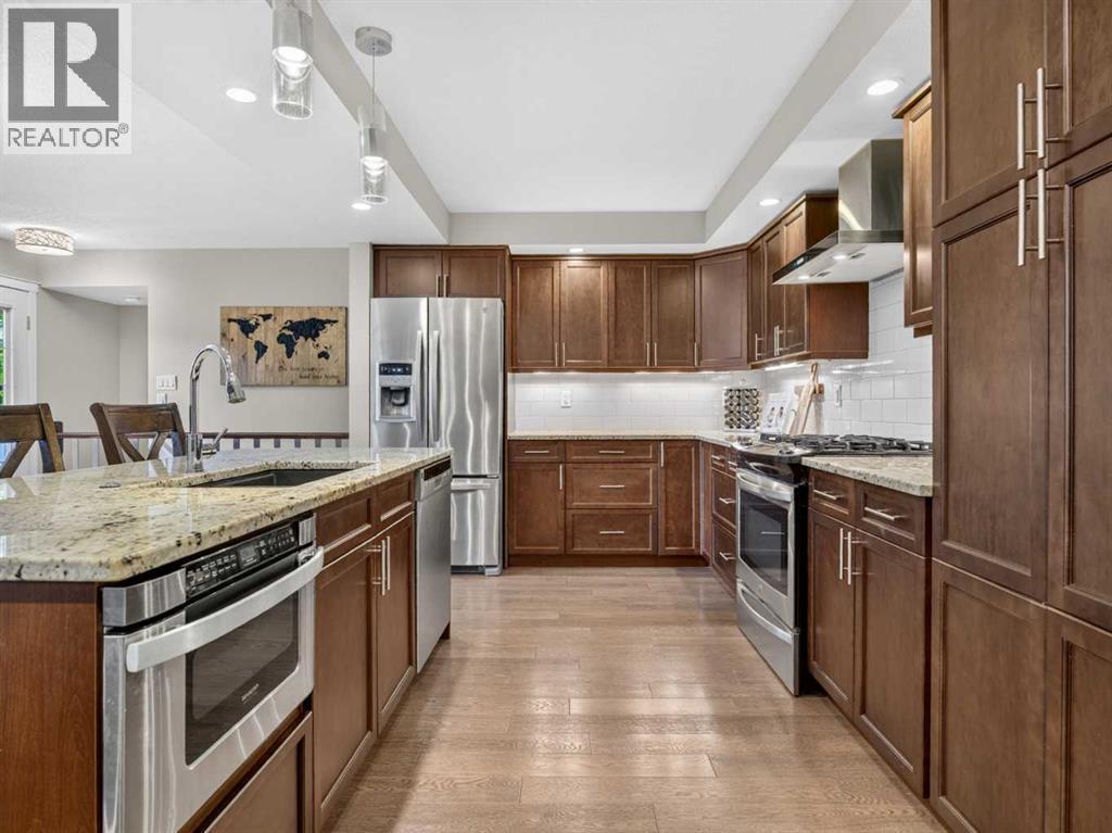 30 Wimbledon Drive Sw, Calgary, AB